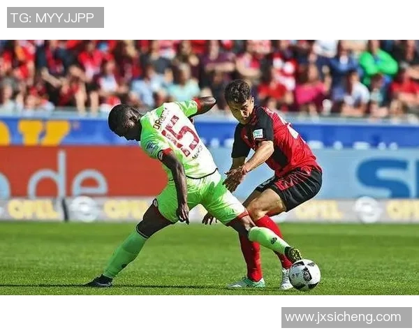 德甲争霸激烈，法兰克福客场逆转柏林赫塔，前四席位争夺白热化